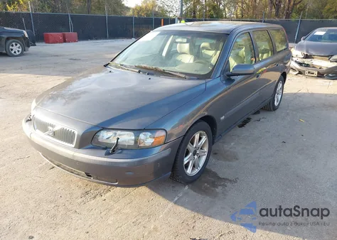 2004 Volvo V70 2.4 from USA, damaged, VIN YV1SW61T242404411